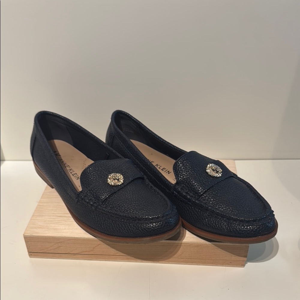 Anne Klein Women's Navy Loafers Size 7.5